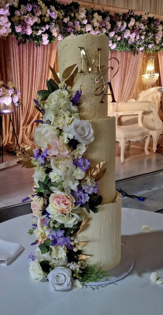 Babna's Customised Wedding Cakes